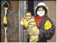チベット巡礼の母子